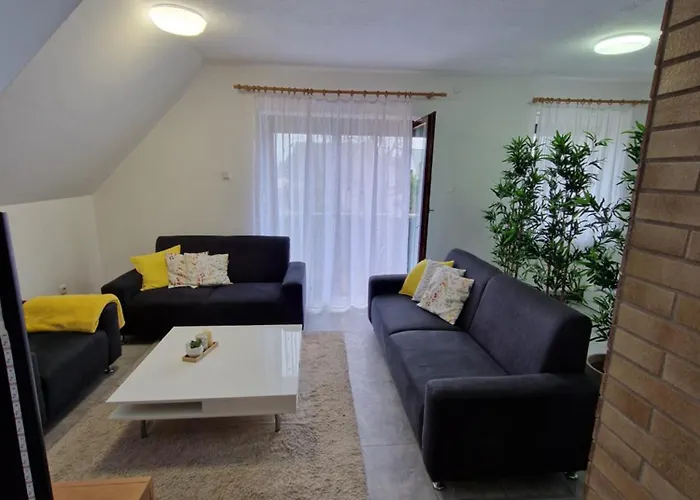 Lara * Sankt Peter am Bichl